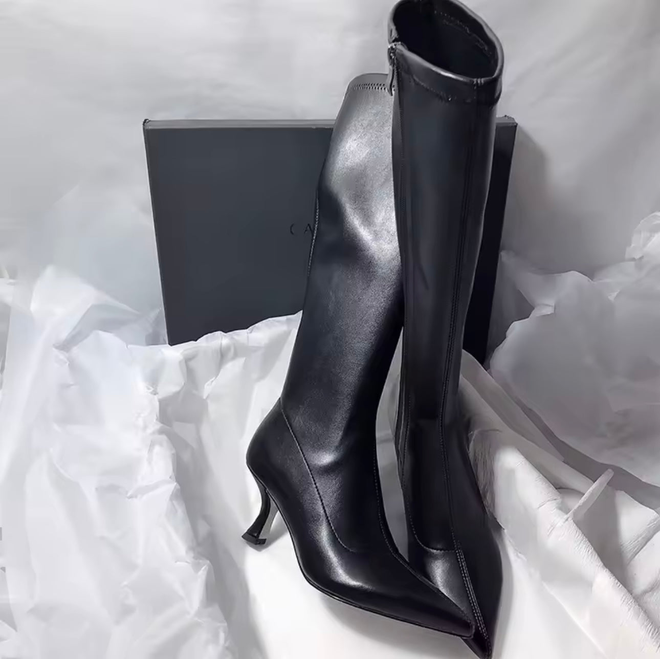 The Chelsea Boots (Available In Two Colors)