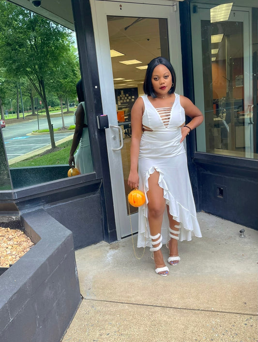 The Elegant White Dress (Preorder Ships 9/30-10/5)