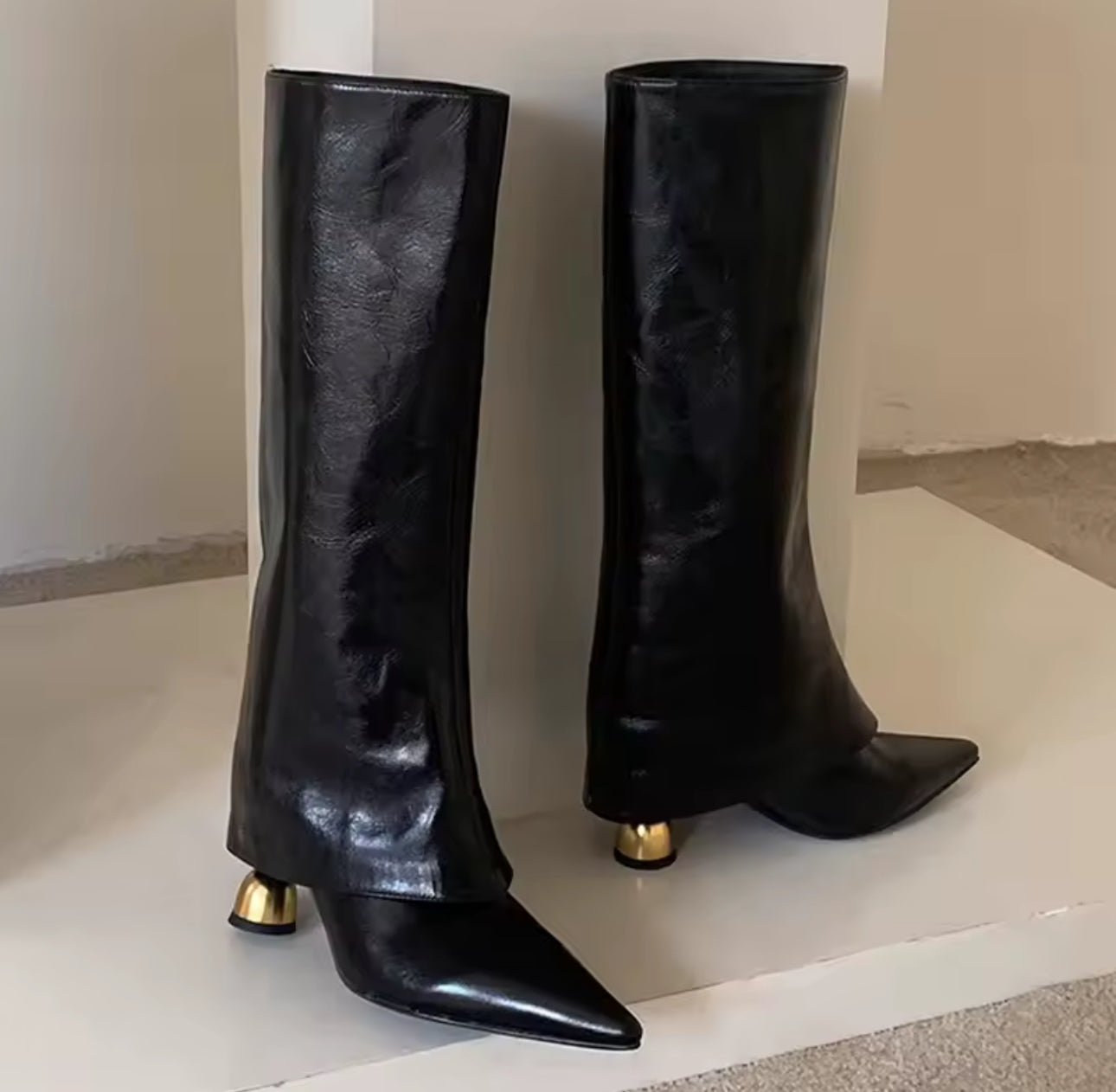 The Chelsea Boots (Available In Two Colors)